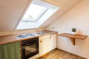 Lichtdurchflutete 2‑Zimmer‑Dachgeschosswohnung mit Balkon & Stellplatz in stadtnaher Lage – Schönbergweg 10, 72766 Sondelfingen, Reutlingen – Vorschaubild 4