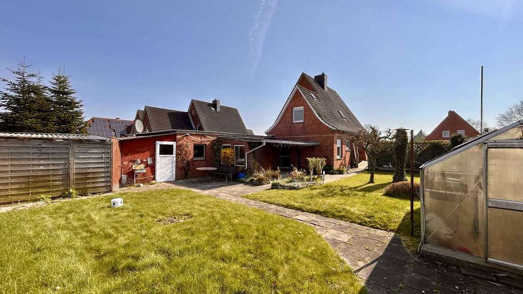 Immobilie in Cuxhaven - Einfamilienhaus mit großzügigem Grundstück und freiem Blick über die Felder in Cuxhaven-Lüdingworth - Bild 2