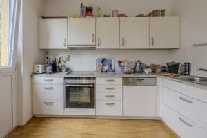 Investment direkt am Englischen Garten!
Vermietete 2-Zimmer-ETW mit TG-Stellplatz und Serviceangebot – Die vollständige Adresse der Immobilie erhältst du vom Anbieter., 80805 Biederstein, München – Vorschaubild 3