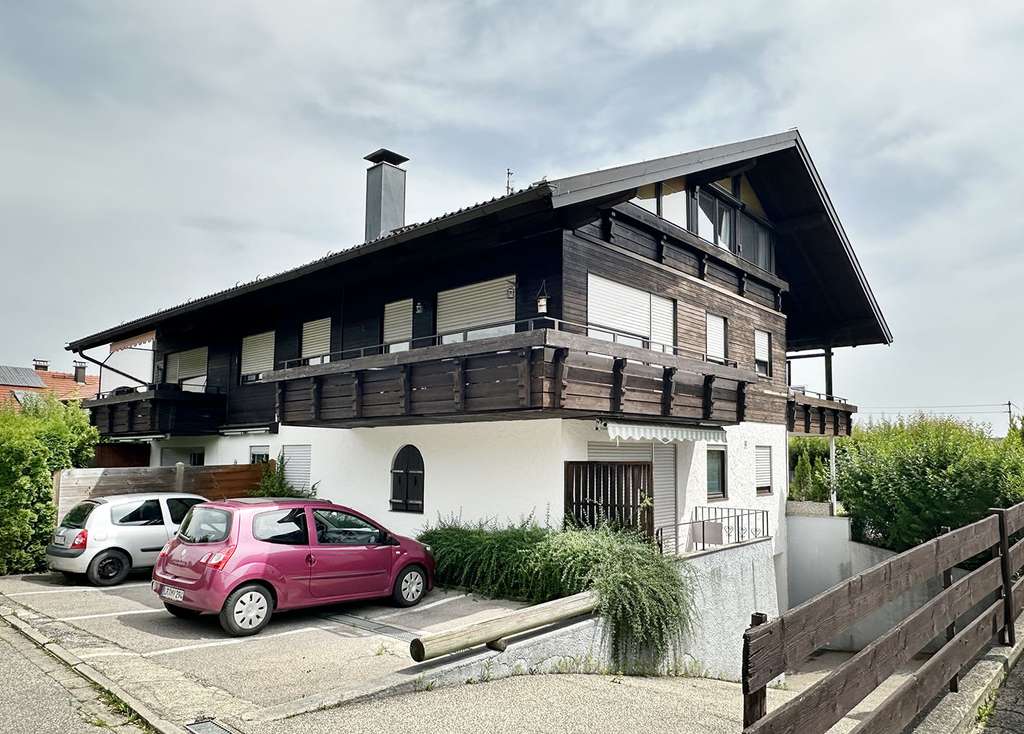 Immobilie in Rimsting - Gemütliche und individuelle 72 m2 große 2-Zimmer DG Wohnung in Rimsting - Bild 1