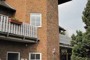 Großzügige 93qm Dachgeschoßwohnung in Troisdorf-Altenrath mit Carport-Stellplatz