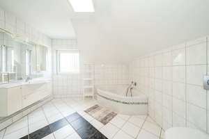 Familienglück in Bestlage:  Stilvolles Haus mit Pool, Sauna & viel Platz – Im Winkel 38B, 51063 Mülheim (Ortsteil), Köln – Vorschaubild 17
