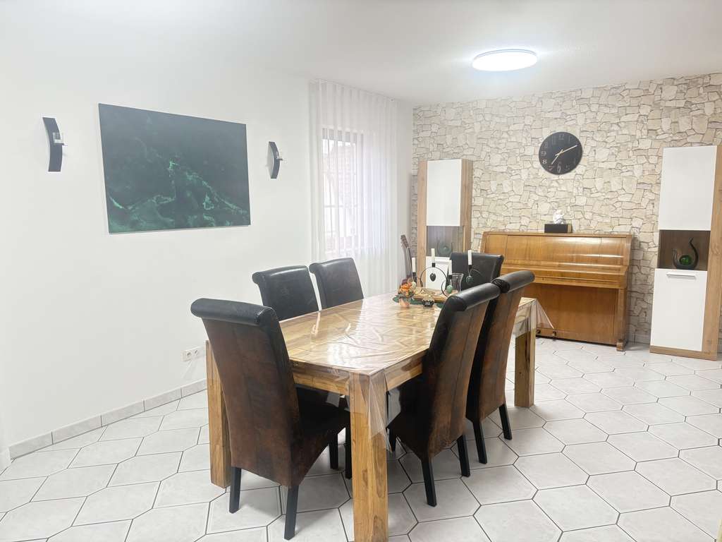 Immobilie in Aspisheim - gut gepflegtes MFH in  Aspisheim  - Bild 1