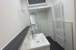 Erstbezug nach hochwertiger Renovierung in Düsseldorf: 3-Zi.-Wohnung mit Terrasse & En-Suite-Bad – 40479 Pempelfort, Düsseldorf – Vorschaubild 4