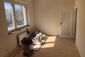 2 Zimmer, gr. Küche u. Wannenbad mit Fenster in Düsseldorf-Pempelfort