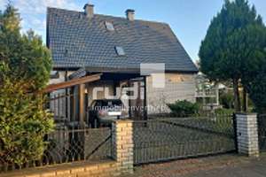 Attraktives, freistehendes Einfamilienhaus mit Keller und zwei Garagen zu verkaufen! – Die vollständige Adresse der Immobilie erhältst du vom Anbieter., 33689 Mitte, Bielefeld – Vorschaubild 2
