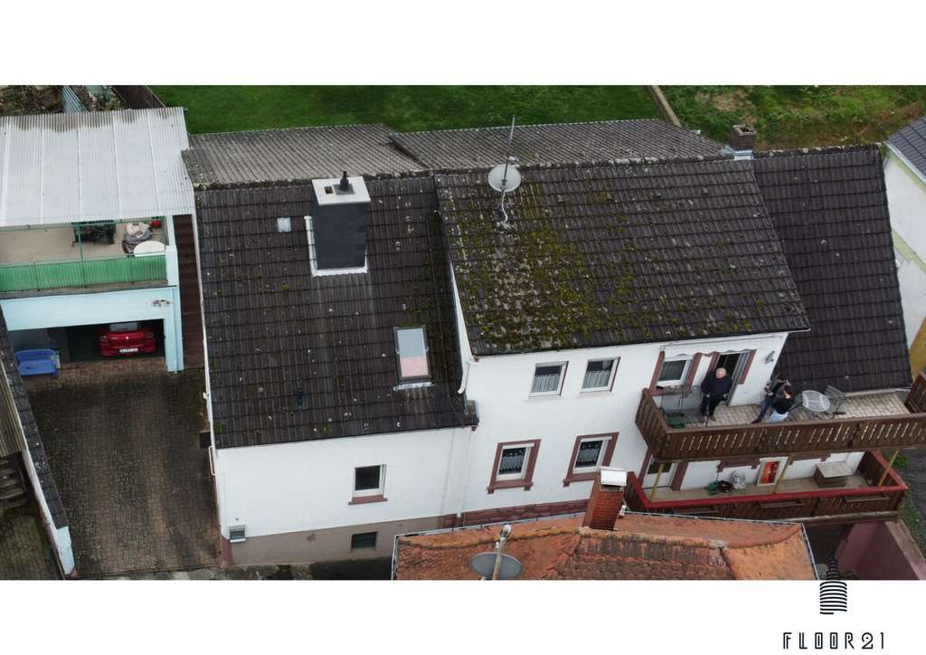 Immobilie in Alzenau - Schönes Zweifamilienhaus mit Entwicklungspotenzial in Alzenau-Hörstein - Bild 1