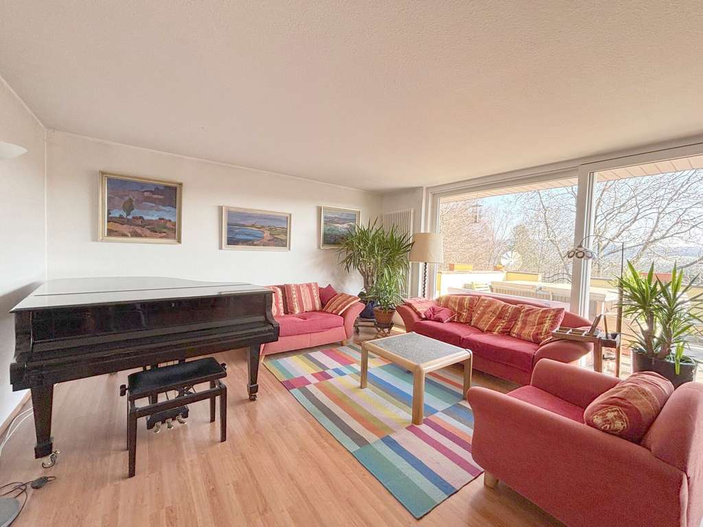 Immobilie in Gusterath - Großes, vielseitiges Ein- oder Zweifamilienhaus mit großer Terrasse, Garten und Garage - Bild 1