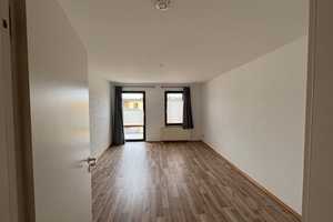 Helle 3‑Zimmer Dachgeschosswohnung mit Balkon, Einbauküche – Immermannstr. 5, 39110 Magdeburg – Vorschaubild 5