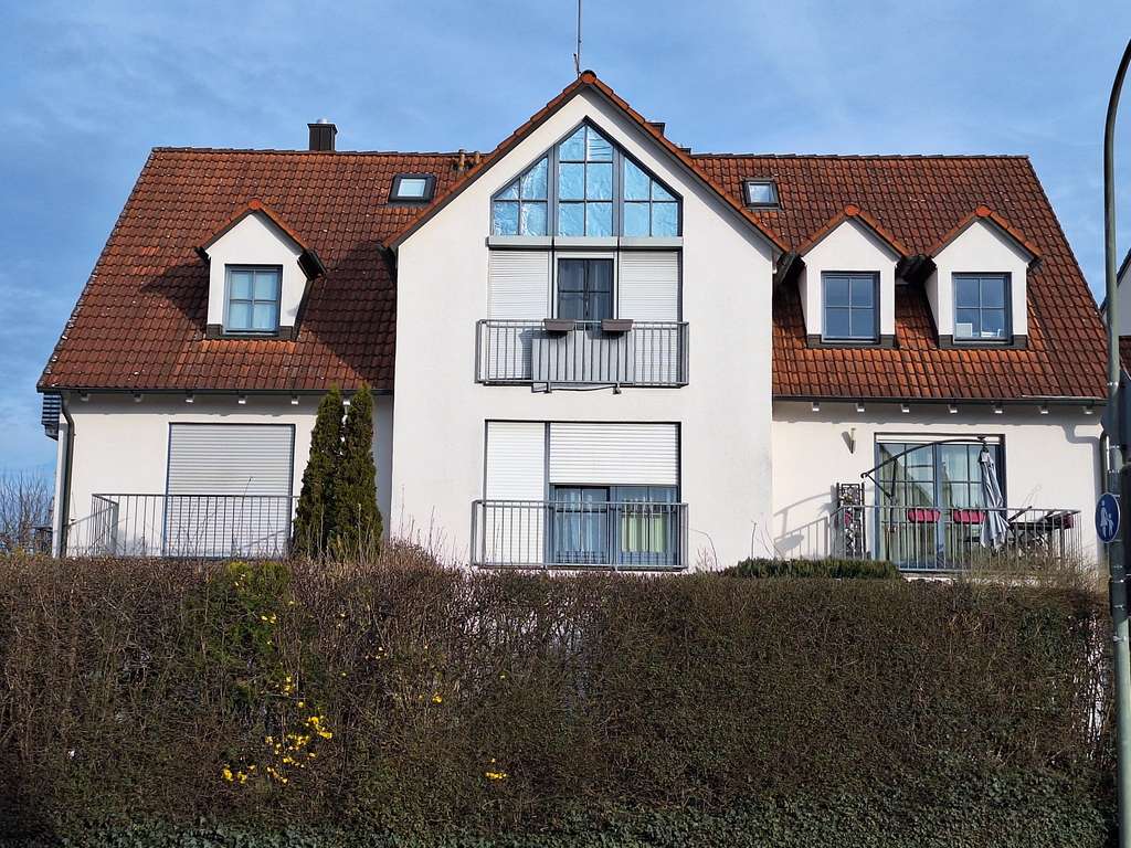 Immobilie in Hebertshausen - Gepflegte 2-Zimmer-Wohnung mit Balkon und TG-Stellplatz in Hebertshausen - Bild 0