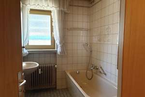 Großes Zweifamilienhaus mit Carport und Doppelgarage!  – Die vollständige Adresse der Immobilie erhältst du vom Anbieter., 73337 Bad Überkingen – Vorschaubild 7