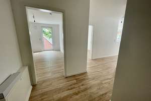 Lichtdurchflutete und top moderne 3-Zimmer-Wohnung mit 2 Balkonen! – Hammersbecker Str. 63a, 28755 Aumund-Hammersbeck, Bremen – Vorschaubild 2