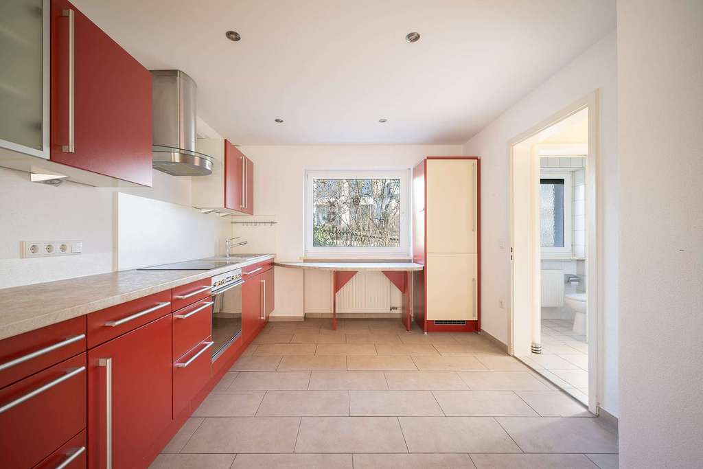 Immobilie in Moosinning - Doppelhaushälfte mit Wintergarten, Balkon und großem Gestaltungspotenzial - Bild 3