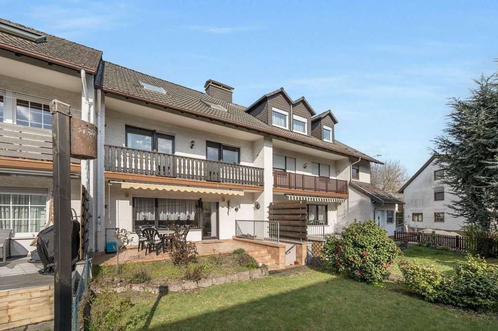 Immobilie in Obertshausen - Leerstehendes Reihenhaus in Obertshausen mit Garten, Keller und Garage - Bild 1