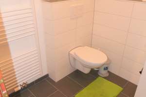 Ein Wohlfühlhaus in schöner Wohnlage sucht nette Mieter – Die vollständige Adresse der Immobilie erhältst du vom Anbieter., 72766 Mittelstadt, Reutlingen – Vorschaubild 18