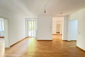 4-Zimmer Altbauwohnung mit Balkon und Einbauküche in Stuttgart-West – Reinsburgstraße 158, 70197 Rotebühl, Stuttgart – Vorschaubild 1