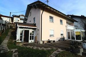 Platz für die Familie - Einfamilienhaus mit Doppelgarage und Garten in ruhiger Ortsrandlage – Die vollständige Adresse der Immobilie erhältst du vom Anbieter., 87463 Dietmannsried – Vorschaubild 3