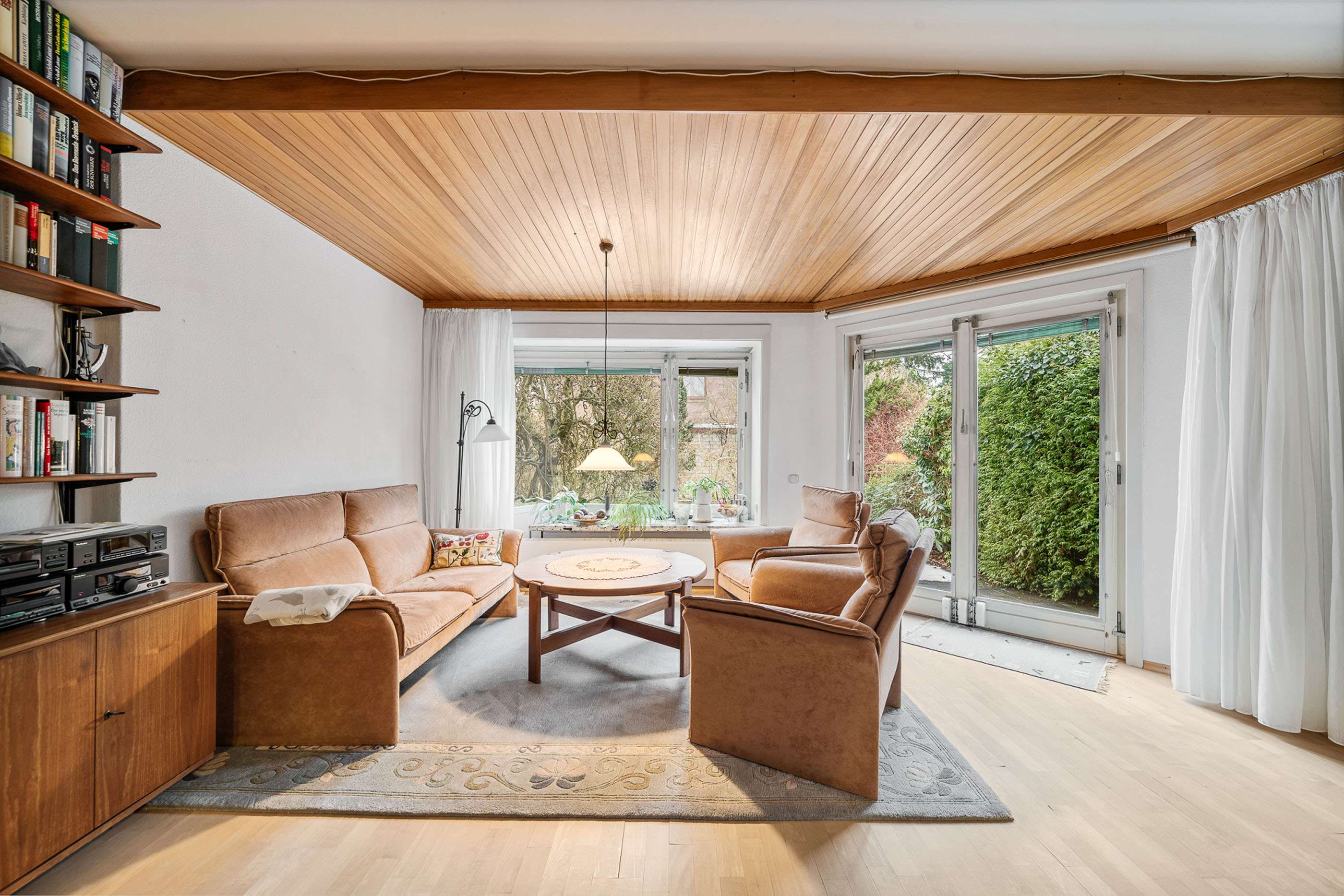 Nahe Orstkern: Ebenerdiges Ein- / Zweifam.haus auf breitem Grundstück., Hamburg – Bild 3