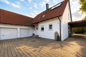 Familienfreundliche 6-Zimmer-Doppelhaushälfte mit kleinen Garten in Lehrberg – Die vollständige Adresse der Immobilie erhältst du vom Anbieter., 91611 Lehrberg – Vorschaubild 1