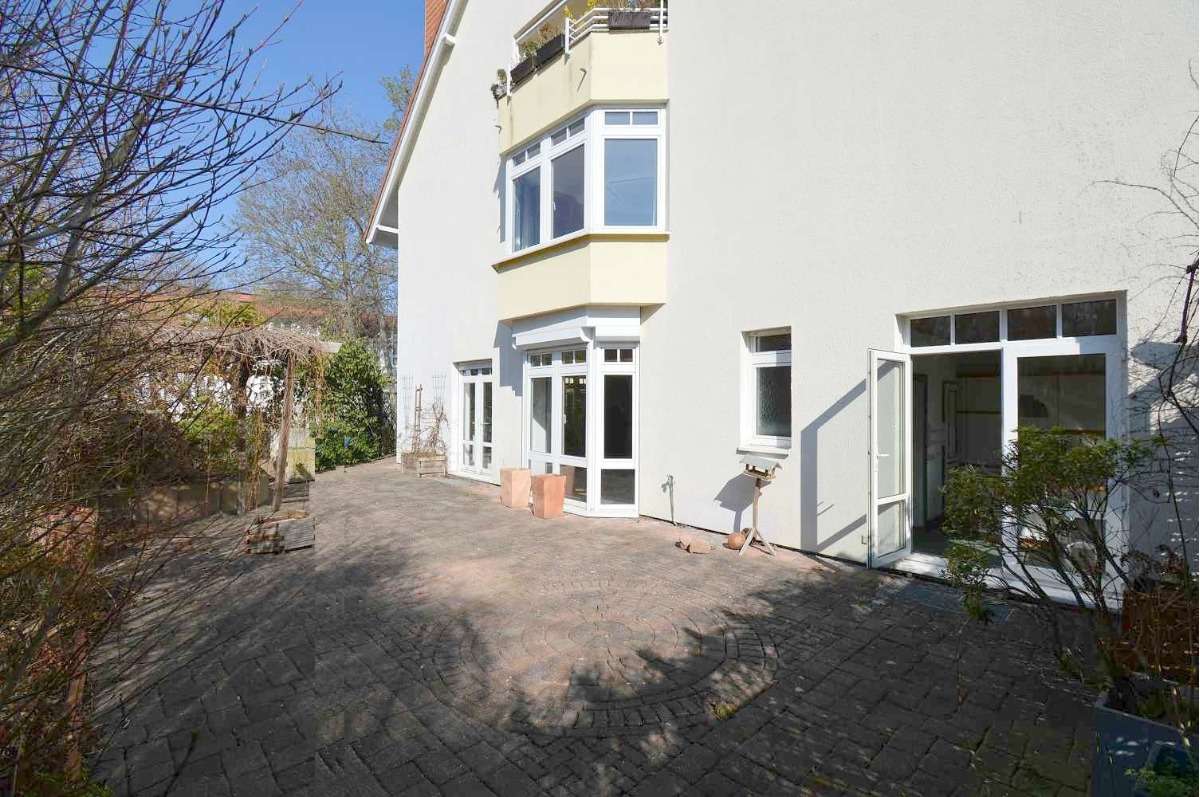 Außergewöhnliche, exklusive Erdgeschoss-Wohnung über 2 Ebenen mit riesiger Terrasse + 2 Balkonen., Harz Kreis – Bild 3