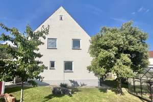 "Charmantes Einfamilienhaus auf Eckgrundstück in bester Wohnlage von Regensburg!" – Die vollständige Adresse der Immobilie erhältst du vom Anbieter., 93057 Konradsiedlung-Wutzlhofen, Regensburg – Vorschaubild 11