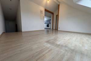 Wohnen in Pforzheim: 2,5-Zimmer-Dachgeschosswohnung mit Einbauküche