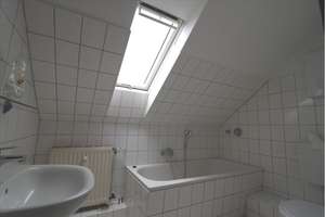 *3 Zimmer mit Flair im Dachgeschoss* in Krefeld, Hardenbergstr. – Die vollständige Adresse der Immobilie erhältst du vom Anbieter., 47799 Cracau, Krefeld – Vorschaubild 9