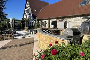 Spezialimmobilie mit Restaurantbetrieb und Ferienvermietung und Wohnhaus – Hameln-Pyrmont (Kreis) – Vorschaubild 1