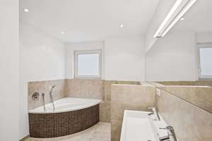 Exklusive Dachgeschoss-Wohnung in Stuttgart-Ost – Die vollständige Adresse der Immobilie erhältst du vom Anbieter., 70184 Gablenberg, Stuttgart – Vorschaubild 11
