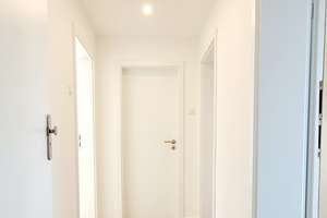 **Attraktive ruhige Wohnung  + Frei + Balkon**  – Weddingenstr 13, 86179 Haunstetten-Nord, Augsburg – Vorschaubild 2
