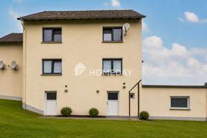 Großzügiges Zweifamilienhaus mit viel Platz in guter Lage