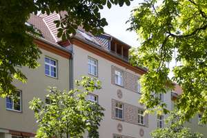 Ruhige Dachgeschosswohnung mit Loggia und Fernsehturmblick