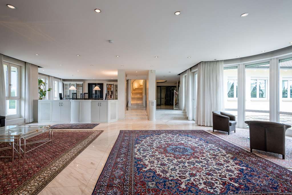 Aussicht genießen, Stil erleben – Villa mit alpinem Charme und exklusiver Ausstattung!
