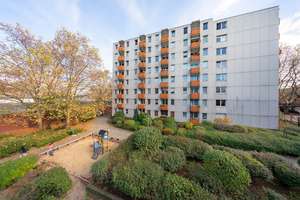 Renovierungsbedürftige Einzimmerwohnung mit saniertem Bad im 5. OG und Aufzug