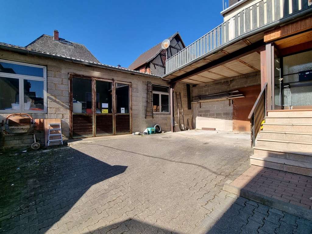 Immobilie in Usingen - 2FH mit Hof und Nebengebäude - Mitten in Usingen! - Bild 3