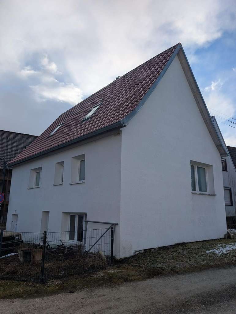 Immobilie in Münsingen - Schickes, provisionsfreies Einfamilienhaus ideal für Heimwerker - Bild 0
