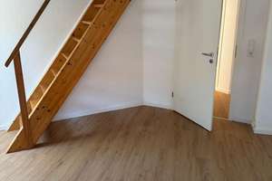 Neu renovierte  2,5-Zimmer-Dachgeschosswohnung mit Balkon in Düsseldorf Wersten in ruhiger Lage  – Die vollständige Adresse der Immobilie erhältst du vom Anbieter., 40591 Wersten, Düsseldorf – Vorschaubild 11