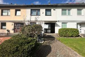 Die Belohnung für langes Suchen - geräumiges Reihenmittellhaus mit Garage in 24119 Kronshagen – Die vollständige Adresse der Immobilie erhältst du vom Anbieter., 24119 Kronshagen – Vorschaubild 1