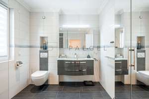 Eine Villa wie ein Boutique-Hotel – stilvolle Eleganz mit beheiztem Pool – Die vollständige Adresse der Immobilie erhältst du vom Anbieter., 14612 Falkensee – Vorschaubild 10