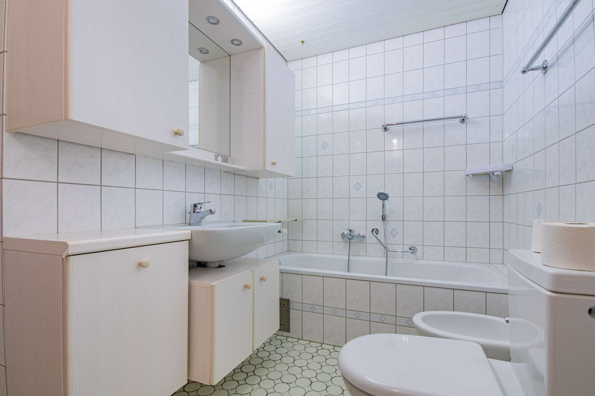 Immobilie in Wutöschingen - Vielseitig nutzbare Doppelhaushälfte mit Einliegerwohnung und Wintergarten in Horheim - Bild 7