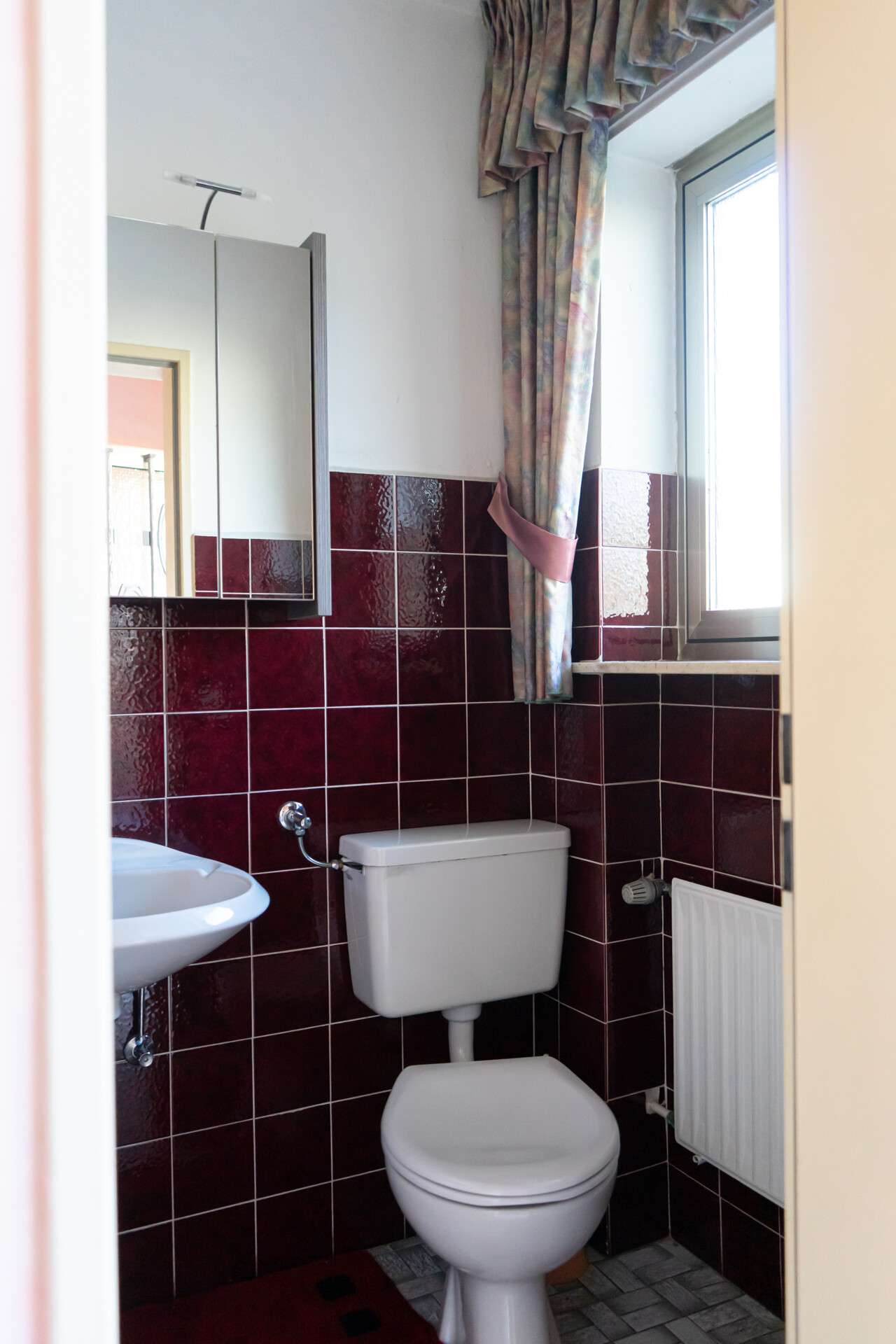 Immobilie in Andernach - Gepflegtes Einfamilienhaus mit ausreichend Wohnfläche, Wintergarten und Doppelgarage - Bild 6