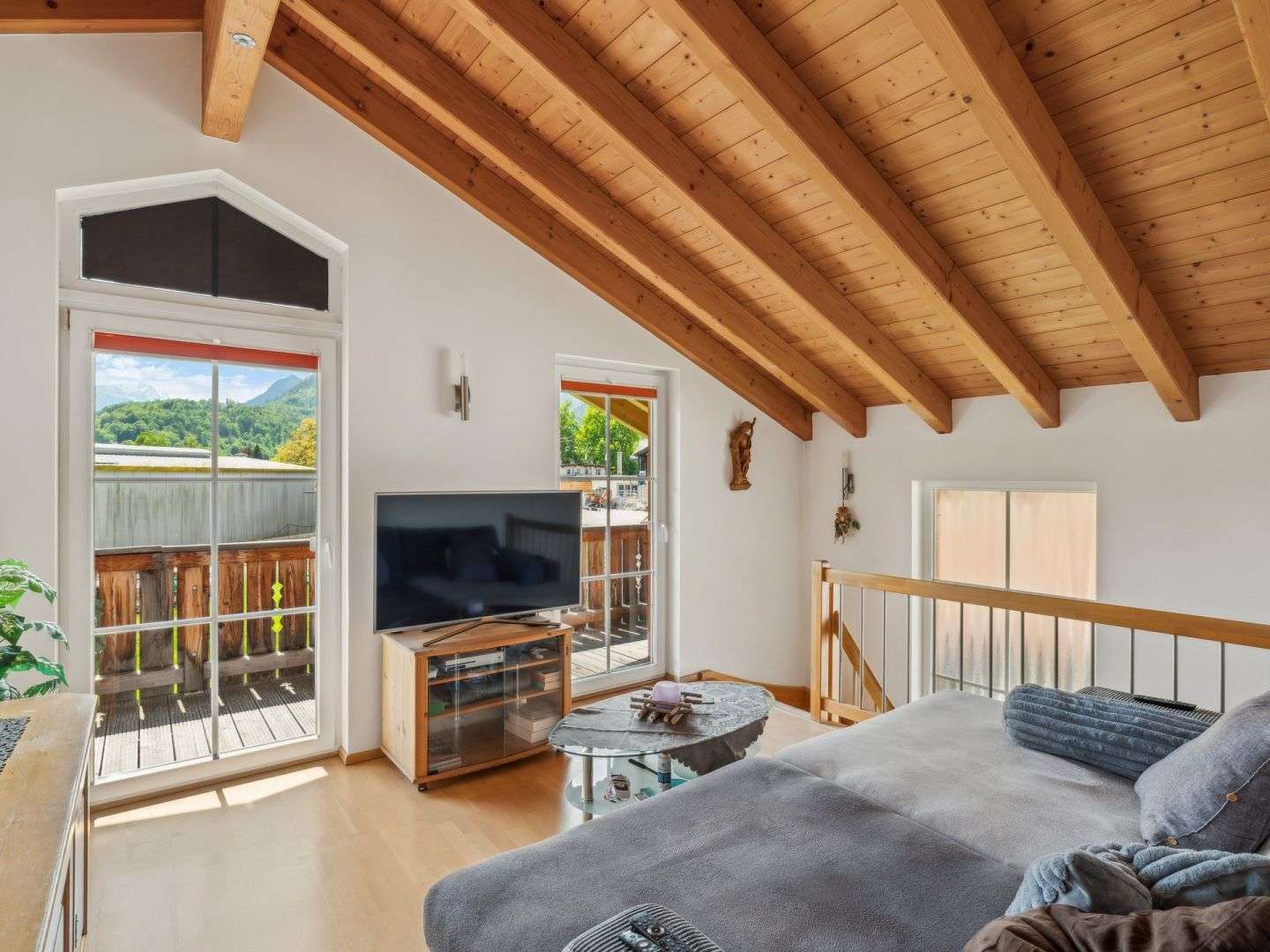 Immobilie in Oberau - Oberau: Großes, aufteilbares Baugrundstück mit modernem Einfamilienhaus  - Bild 5