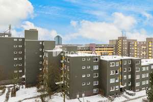 Großzügige 4-Zimmer-Etagenwohnung mit Loggia und Tiefgaragenstellplatz in Hannover Misburg-Nord – Die vollständige Adresse der Immobilie erhältst du vom Anbieter., 30627 Misburg-Nord, Hannover – Vorschaubild 5