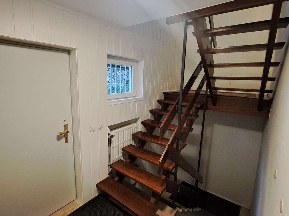 Eingangsbereich + Treppenhaus
