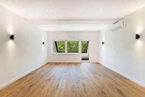Über den Dächern von Düsseltal: Exklusives DG-Refugium mit Balkon-Duo & modernster Ausstattung