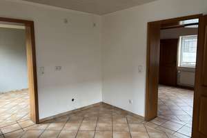 Ehemaliges Bauernhaus mit kompaktem Grundstück und Ausbaupotenzial in Ortslage! – Die vollständige Adresse der Immobilie erhältst du vom Anbieter., 57635 Hasselbach – Vorschaubild 7