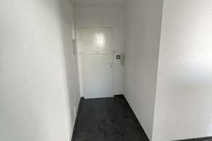 Zentrale Kapitalanlage mit Entwicklungspotenzial | Saniertes Apartment in Sachsenhausen-Süd – 60598 Sachsenhausen-Süd, Frankfurt am Main – Vorschaubild 3