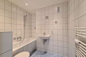 Chice Balkonwohnung mit Einbauküche im beliebten 2. OG, auf Wunsch mit Stellplatz – Maxim-Gorki-Straße 1, 9599 Freiberg – Vorschaubild 10