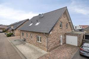 Neuwertig modernisierte DHH mit Garten, Garage, Top Ausstattung und Lage
 – Die vollständige Adresse der Immobilie erhältst du vom Anbieter., 47652 Weeze – Vorschaubild 2