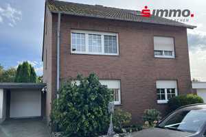 Eigennutzer und Anleger aufgepasst!
Teilweise vermietetes Zweifamilienhaus mit zwei Garagen in Euch – Aachen (Kreis) – Vorschaubild 1